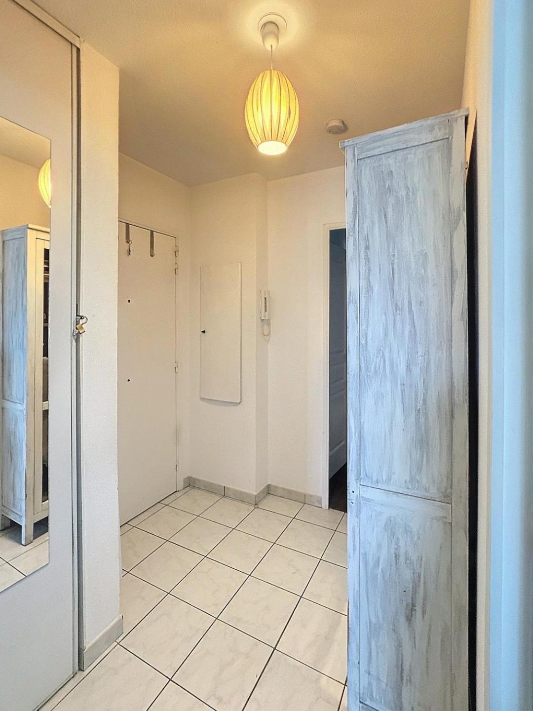3 Pieces Paisible Parking Et Piscine * Cannes