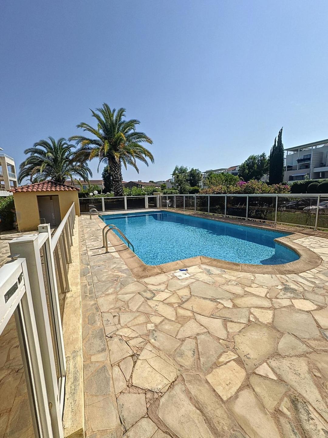 Appartement 3 Pieces Paisible Parking Et Piscine Cannes